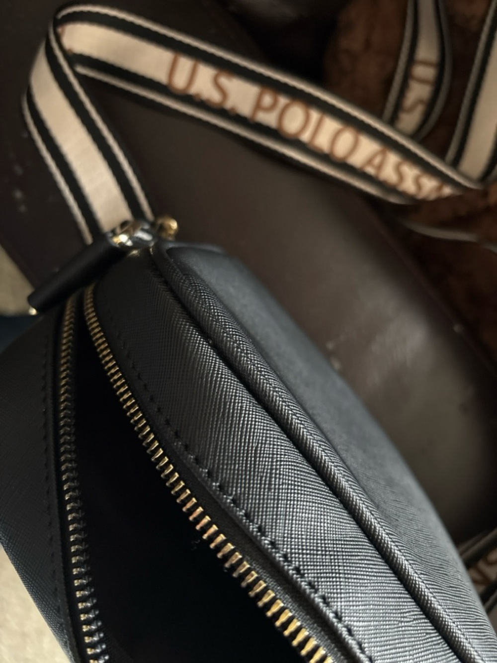 U.S. Polo Assn. Black Crossbody Belt Bag with Gold Logo - Picture 4 of 5
